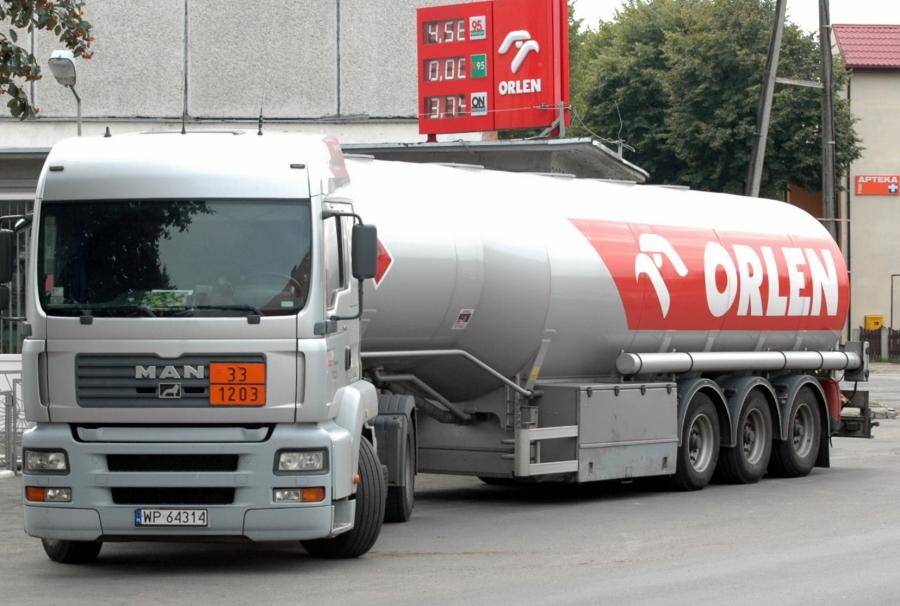Компания Orlen получает госсубсидии за то, чтобы поставки топлива были бесперебойными не только в мирное, но и в военное время.