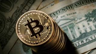 Курс биткоина вновь обвалился