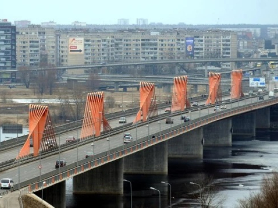 Долг на 30 лет. Рижская дума готовится к новой мега-стройке на Южном мосту
