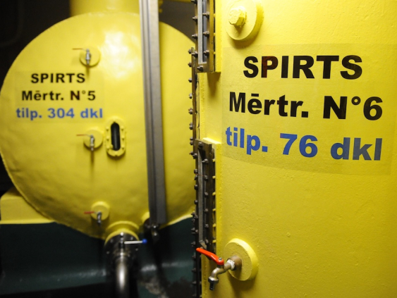 Производство спирта в Латвии за девять месяцев сократилось вдвое