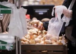 Жителям Латвии объяснили, как власти будут снижать цены на продукты питания