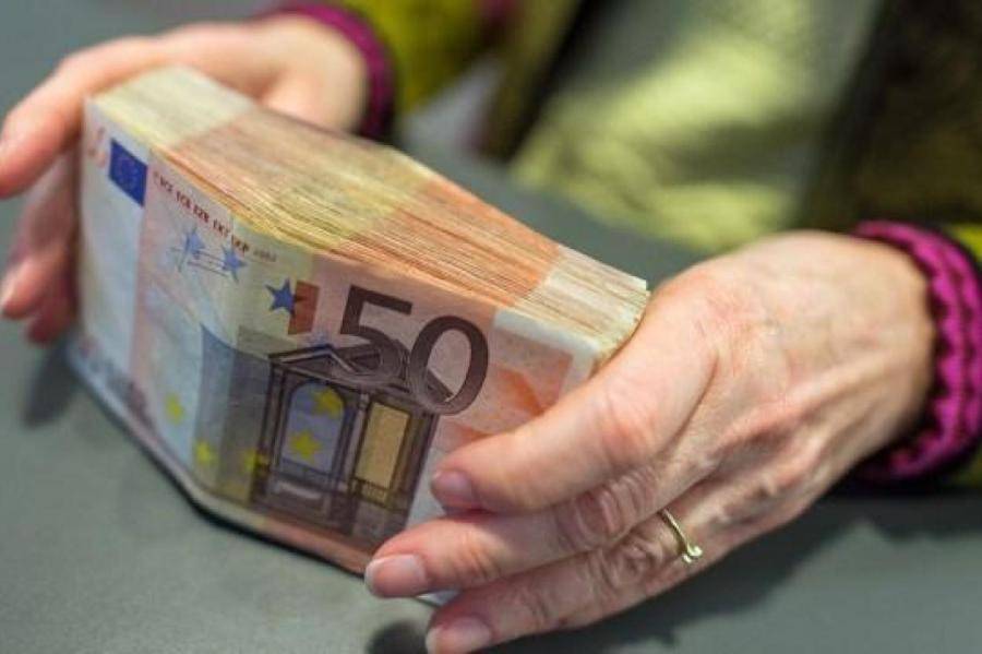 Базовые расходы госбюджета на следующий год запланированы в размере 9,818 млрд евро