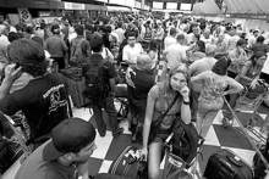 Багаж в аэропортах пропадает каждые два часа.