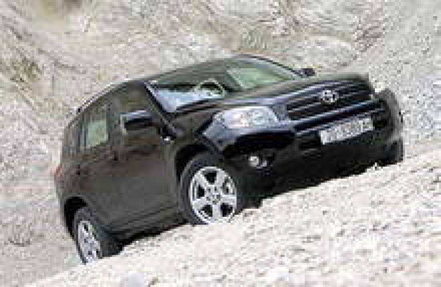 Toyota отзывает внедорожники