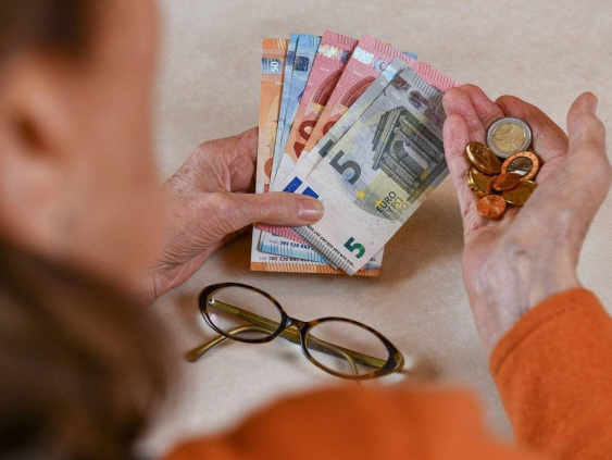 Банк Латвии продвигает новые механизмы изъятия пенсий второго уровня