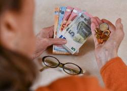Банк Латвии продвигает новые механизмы изъятия пенсий второго уровня