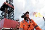 Нефтедобытчики уходят в неоплачиваемый отпуск