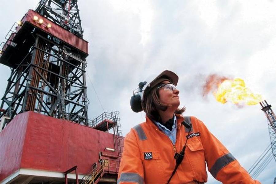 Нефтедобытчики уходят в неоплачиваемый отпуск