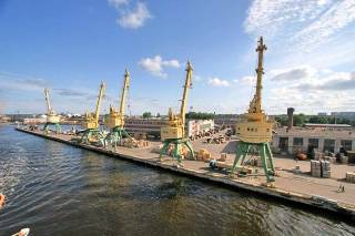 Российские грузы меняют маршрут - Рига уступила место Таллину.