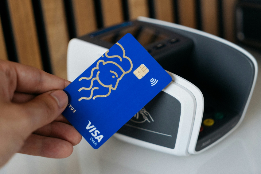 На Кубе прекратят принимать карты Visa и Mastercard