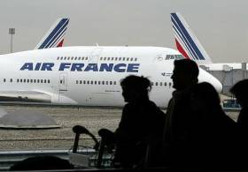 Пилоты Air France продолжают забастовку