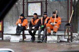 Таджики больше не хотят мести московский улицы.