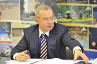 Новый опрос: премьером хотят видеть Ушакова или Лембергса