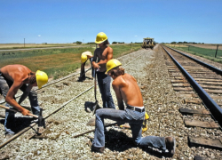 Сильная статистика из США обрушила ожидания по ставкам и охладила рынки