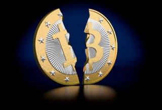 Биткоин &quot;распилили&quot; надвое