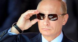 Зачем Рига отбирает избирателей у Путина