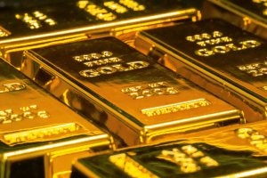 Золото за 4000 долларов: инвесторы бегут от неопределённости