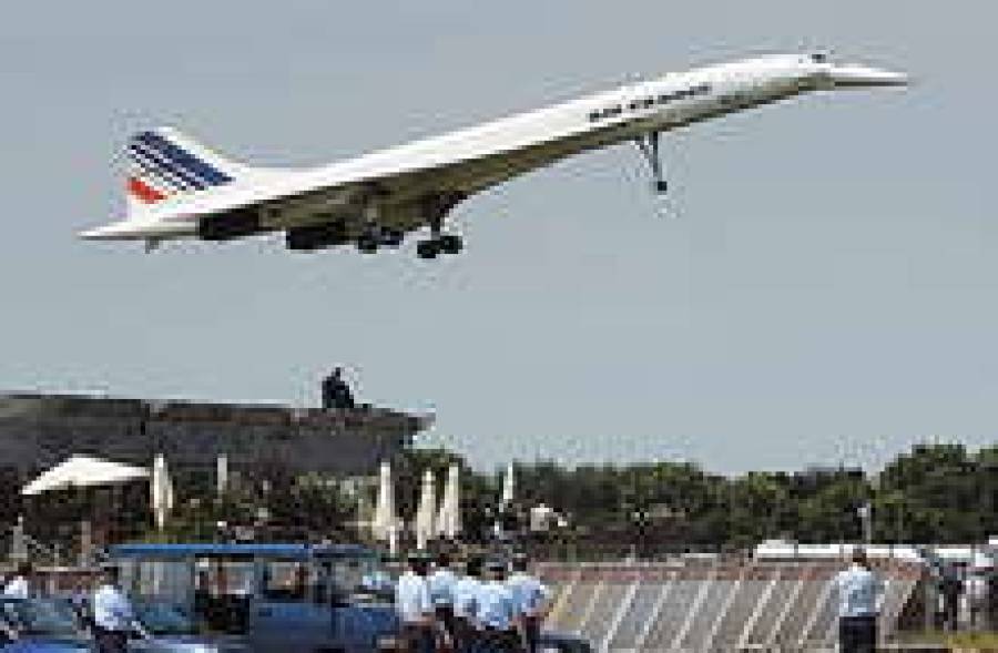 “Конкорд” авиакомпании Air France, совершавший рейс Париж — Нью-Йорк, разбился под Парижем 25 июля 2000 года.