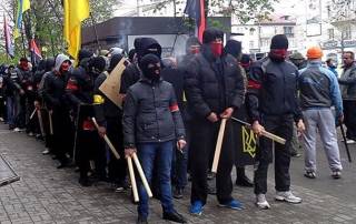 &quot;Правый сектор&quot; не хочет разоружаться.