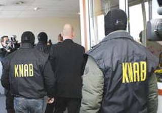 На этот раз оперативники KNAB наведались в Государственное агентство лекарств.