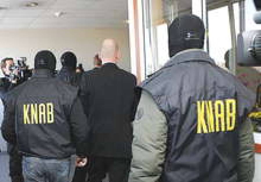 На этот раз оперативники KNAB наведались в Государственное агентство лекарств.