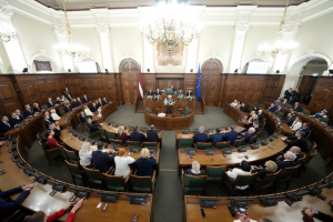 В октябре самые большие зарплаты в парламенте получили Миериня, Грасбергс и Дзинтарс