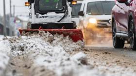 Рижская дума будет штрафовать &quot;Clean R&quot; за плохую уборку тротуаров на 900 евро в день