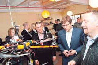 Глава Swedbank Марис Манчинскис и мэр Риги Нил Ушаков запускают новый раунд программы.