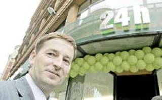 Вице-президент SEB Unibanka Айнар Озолс приглашает воспользоваться новым сервисом.