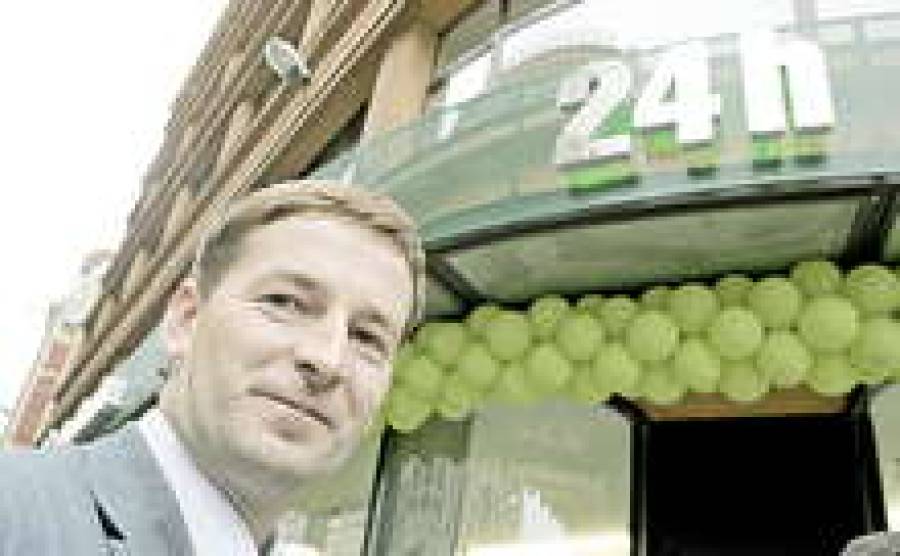 Вице-президент SEB Unibanka Айнар Озолс приглашает воспользоваться новым сервисом.