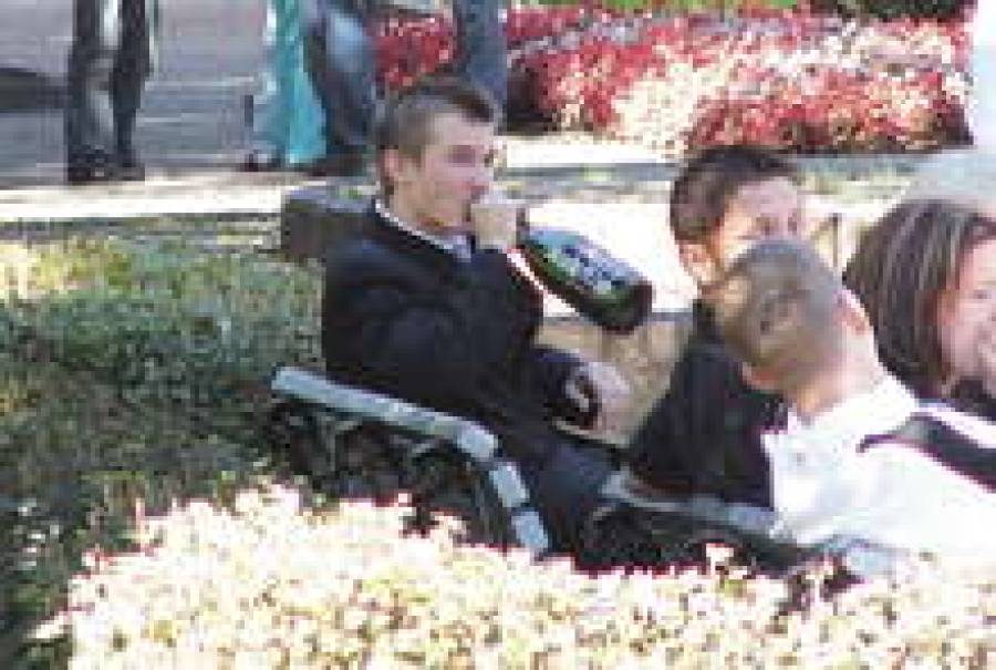 В День знаний сухой закон будет для всех — от мала до велика.