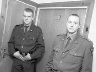  Вчера у четвертой палаты кардиологического отделения больницы &quot;Линэзерс&quot;, в которой находится Александр Лавент, по-прежнему дежурила охрана.