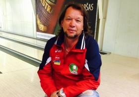  Один из лучших тренеров Европы по боулингу Геннадий Сидоренко в Риге дал очередной мастер-класс и обещал вернуться.
