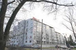 “Южная подкова” в Зиепниеккалнсе стала эпицентром спора PilsўtmЊju institҐts Urban Art и Kalnozols celtniec¤ba.