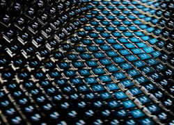 Мировые биржи в минусе: ИИ и американский кризис пугают рынок