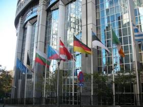 Депутаты Европарламента, находящего в столице Бельгии - Брюсселе, не видят, что творится у них под носом или не хотят видеть? 