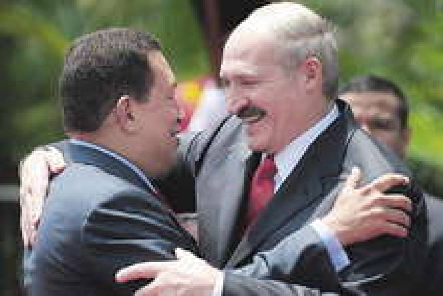 Латвия неплохо заработает на ссоре Лукашенко с Россией и его дружбе с Уго Чавесом.