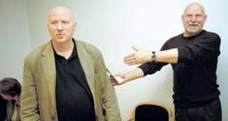 Два композитора, англичанин Гевин Брайяр и латыш Петерис Васкс, оказались неожиданно похожими, как родные братья.