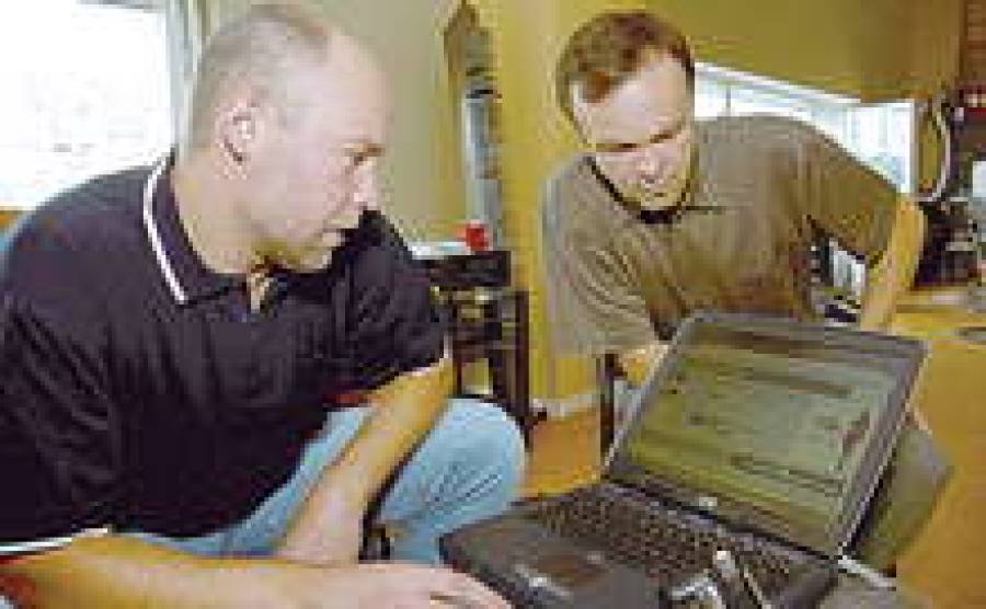 Владельцы inbox.lv Андрис Грикис (слева) и Валдис Шкестерс уверены в успехе.