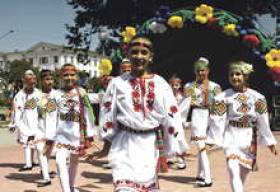 С праздником, соседи!