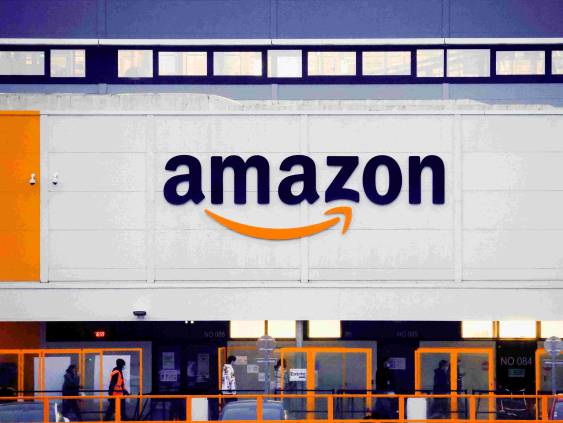 Amazon стала крупнейшей компанией США, обогнав Walmart