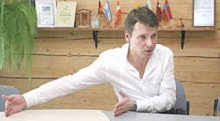 Р.Курлианскис: &ldquo;Компании теперь учатся новому искусству &mdash; грамотной продаже новых проектов&rdquo;.