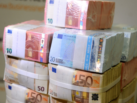 Налоговые поступления за два месяца отстали от плана