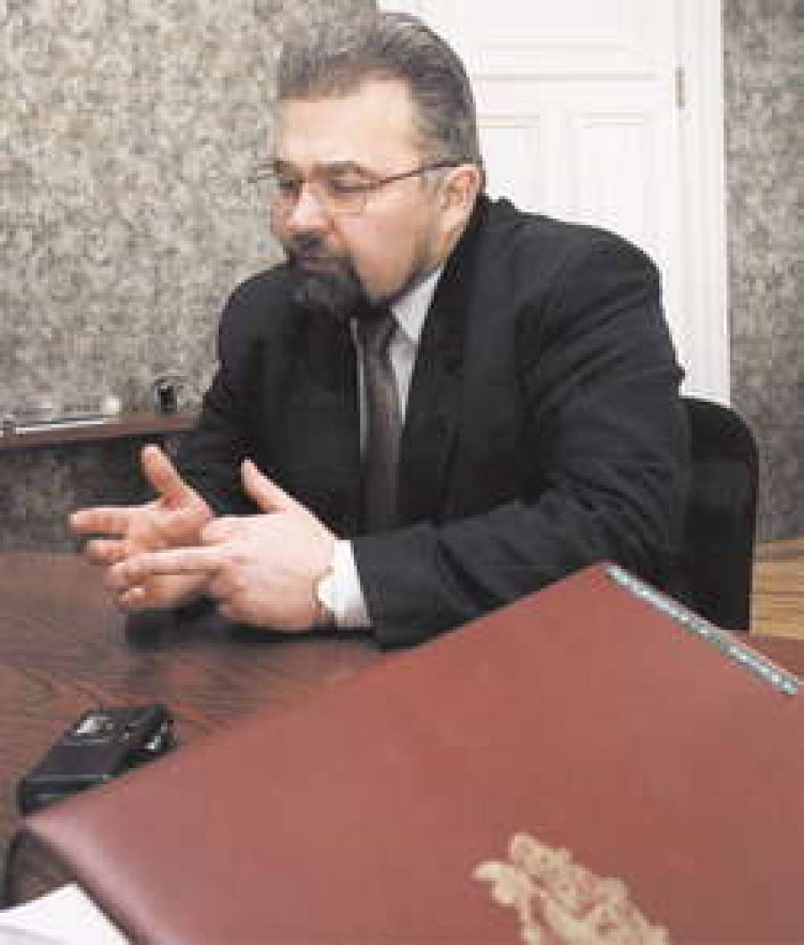 Еще один министр сгорел на работе.