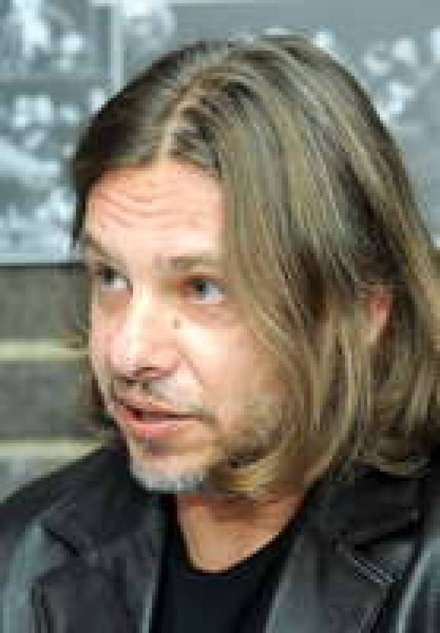 Дж.Дж.Джиллинджер в этом сезоне поставит три спектакля в Риге и два — в Лиепае. А летом отправится в Москву, работать над "Одесскими историями" с Сергеем Безруковым в главной роли.