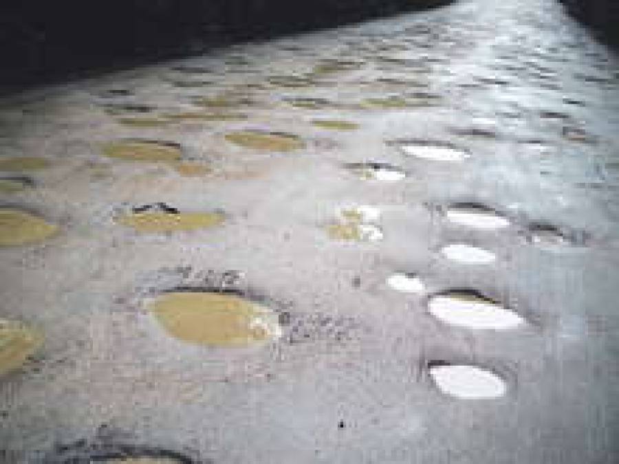 Ям на дорогах больше, чем денег в бюджете.