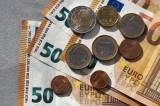 Инфляция: зарплаты в стране в основном подняли жителям с доходом выше 1251 евро