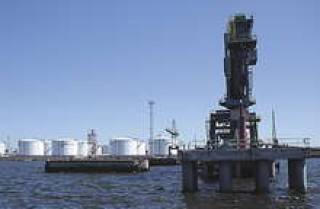 Углепогрузчик и причал Baltic Coal Terminal. Вид с моря.