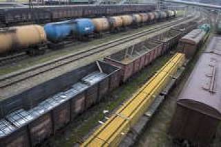 Через Ригу охотно переваливают нефтепродукты.