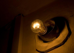 Ученье - свет! 678 432 евро потратят в Риге на замену лампочек в школах